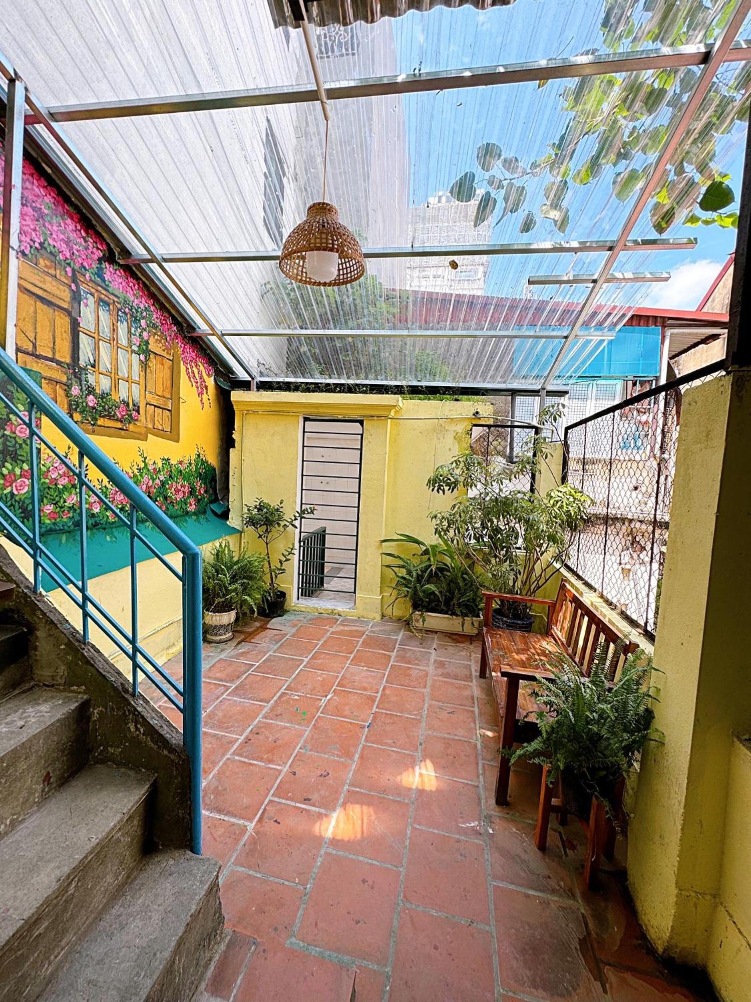 Homestay And Eggcoffee Central Hanoi Old Quarter Экстерьер фото